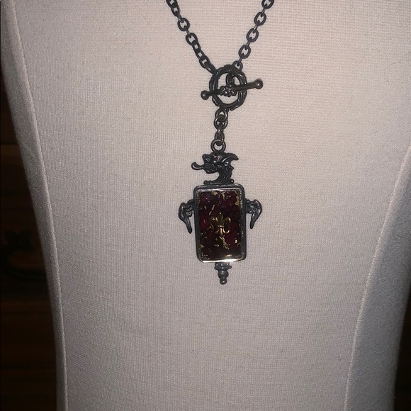 Vintage Fleur de Lis Necklace - Picture 5 of 7